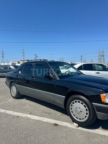 Mercedes 190-9