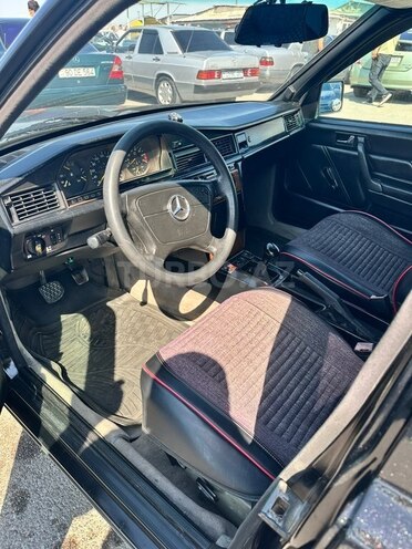 Mercedes 190-11