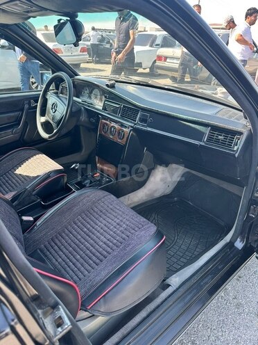 Mercedes 190-12