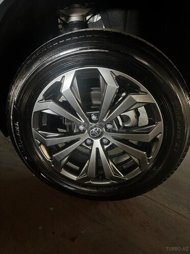 Toyota RAV4-11