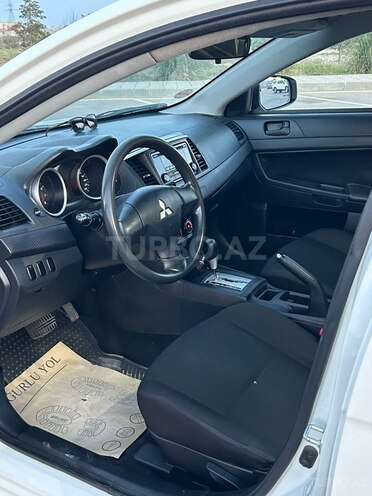 Mitsubishi Lancer-10