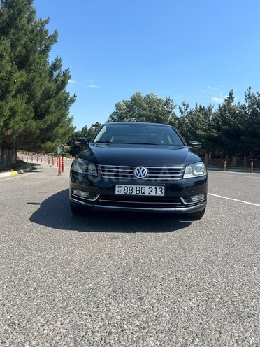 Volkswagen Passat-1
