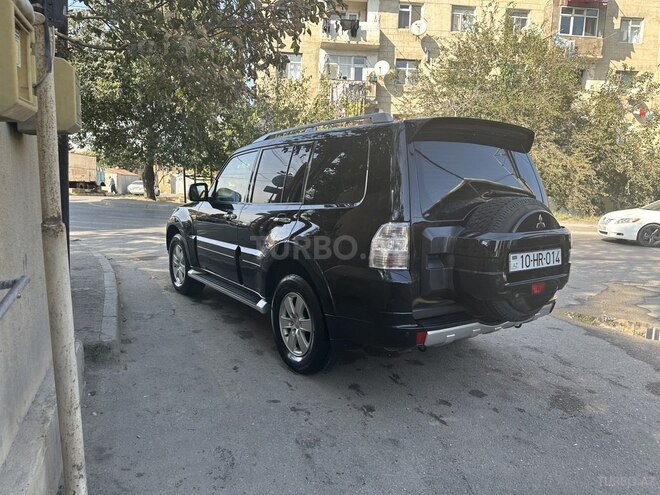 Mitsubishi Pajero-3