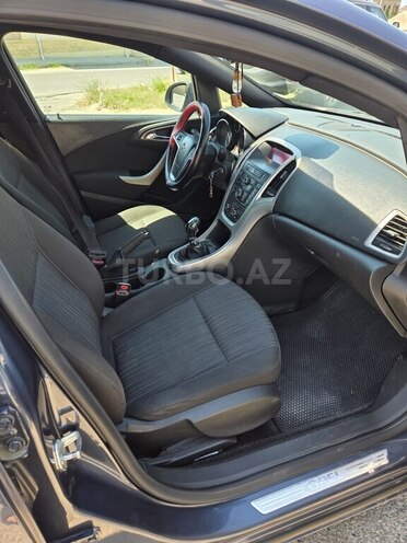 Opel Astra-12