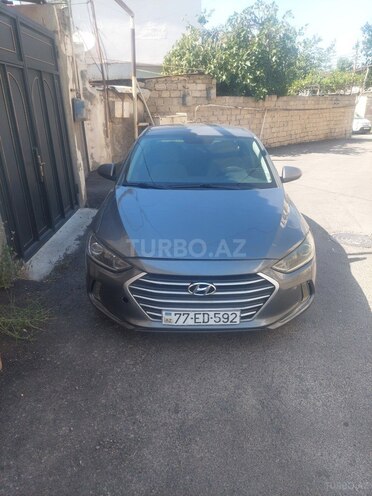 Hyundai Elantra-1