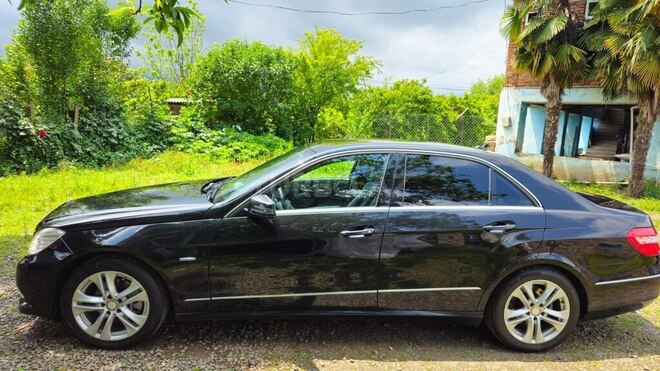 Mercedes E 220-4