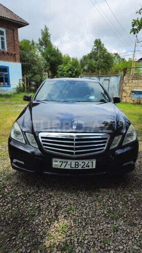 Mercedes E 220-1