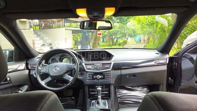 Mercedes E 220-10