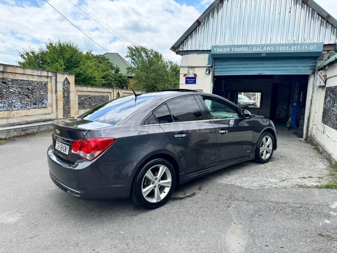 Chevrolet Cruze-5