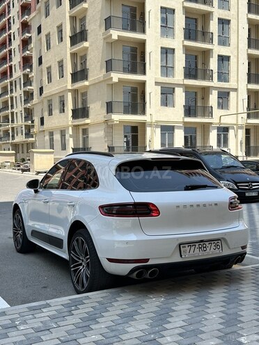 Porsche Macan S-10