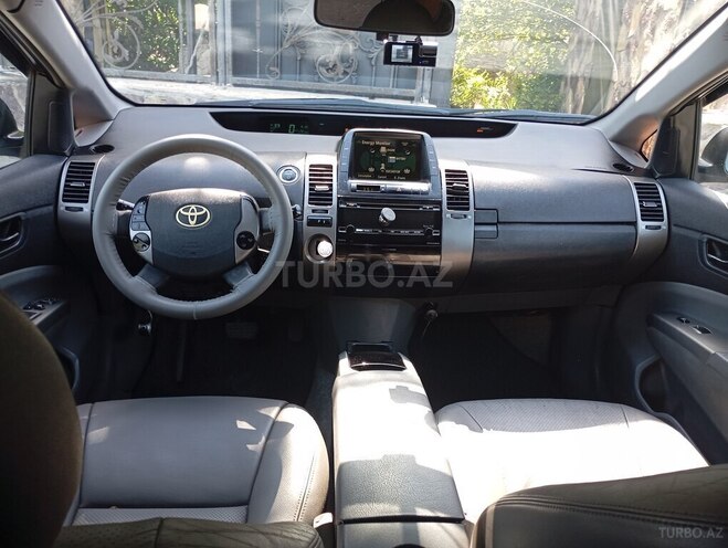 Toyota Prius-14