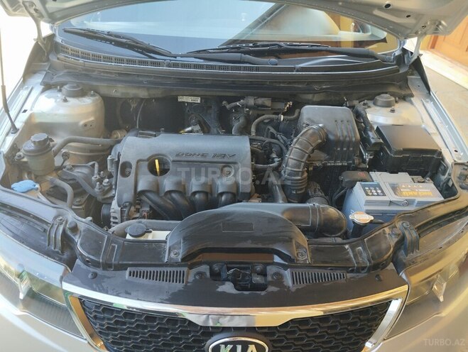 Kia Cerato-5