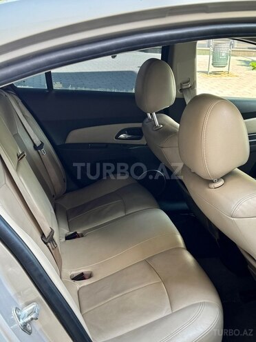 Chevrolet Cruze-8
