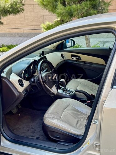Chevrolet Cruze-10