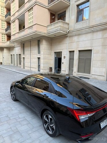 Hyundai Elantra-11