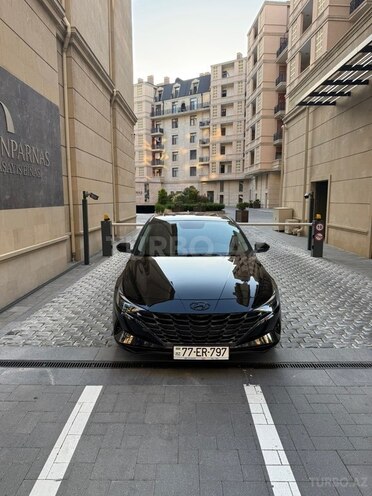 Hyundai Elantra-17