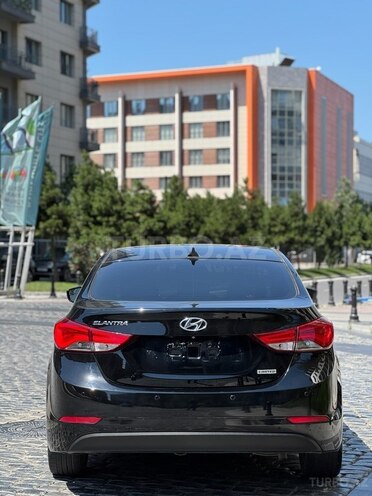 Hyundai Elantra-6