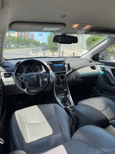 Hyundai Elantra-7