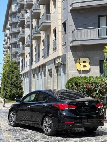 Hyundai Elantra-5