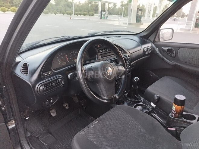 Chevrolet Niva-9