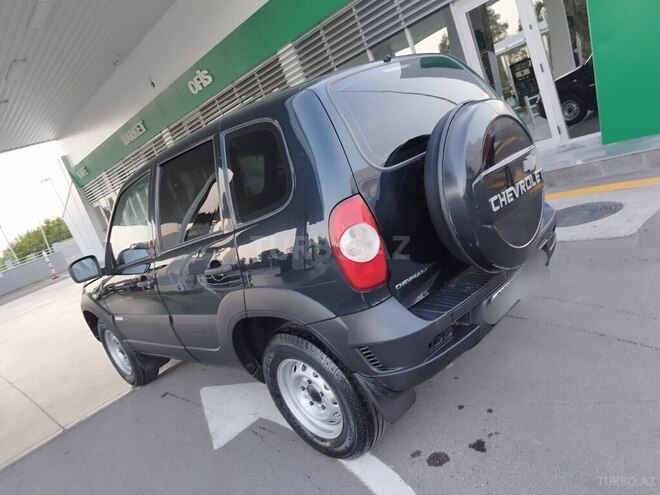 Chevrolet Niva-16