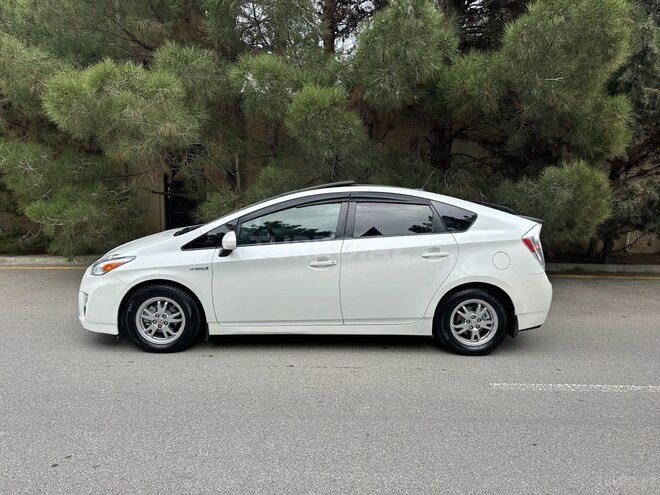 Toyota Prius-2