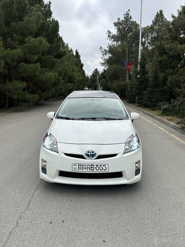 Toyota Prius-4
