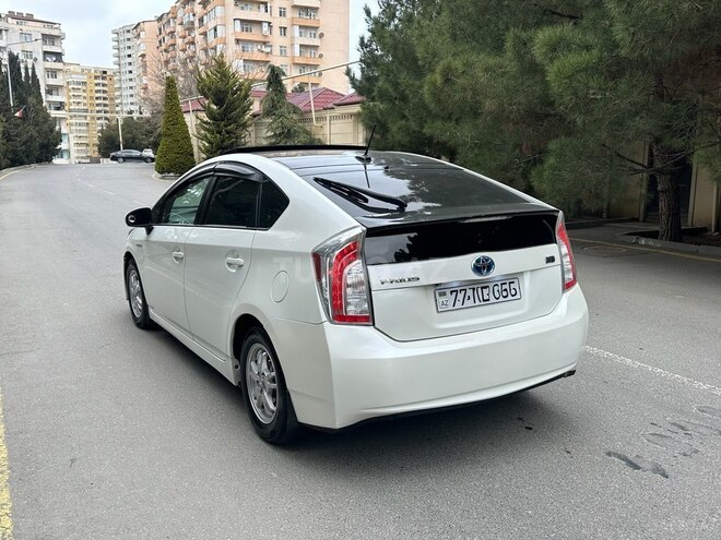 Toyota Prius-3
