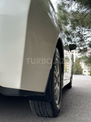 Toyota Prius-6