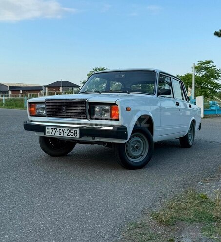 LADA (VAZ) 2107-2