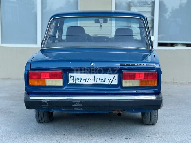 LADA (VAZ) 2107-2