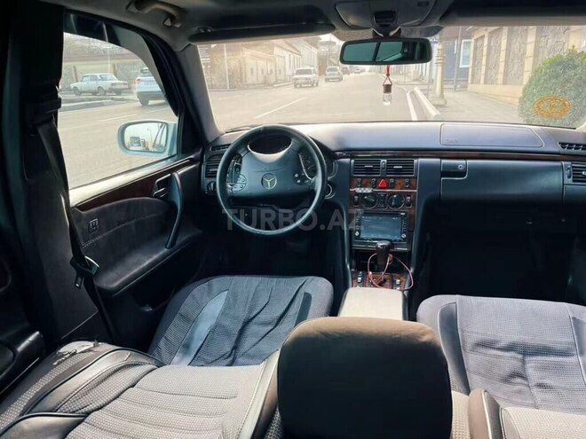 Mercedes E 220-5