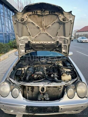 Mercedes E 220-4