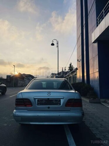 Mercedes E 220-7