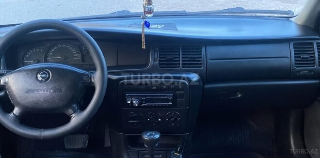 Opel Vectra-5