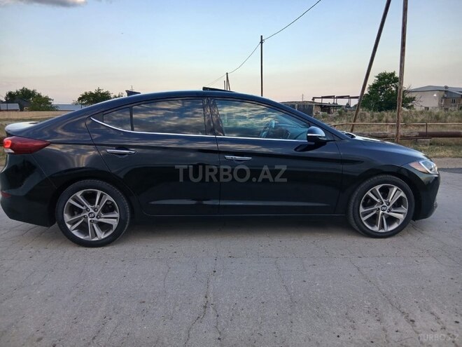 Hyundai Elantra-6