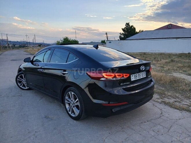 Hyundai Elantra-2