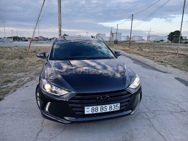 Hyundai Elantra-1