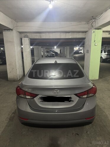 Hyundai Elantra-6