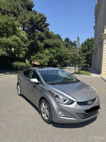 Hyundai Elantra-4