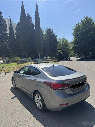 Hyundai Elantra-7