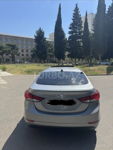 Hyundai Elantra-5