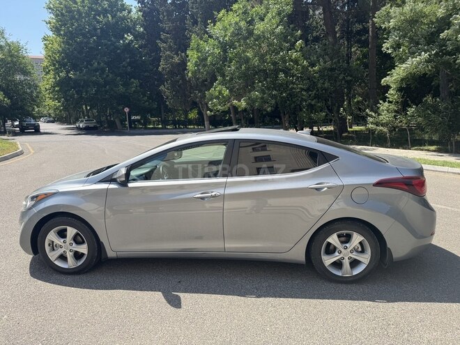 Hyundai Elantra-10