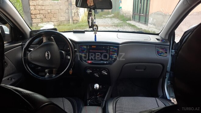 Kia Rio-5