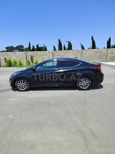 Hyundai Elantra-6