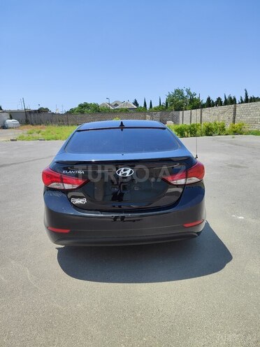 Hyundai Elantra-8