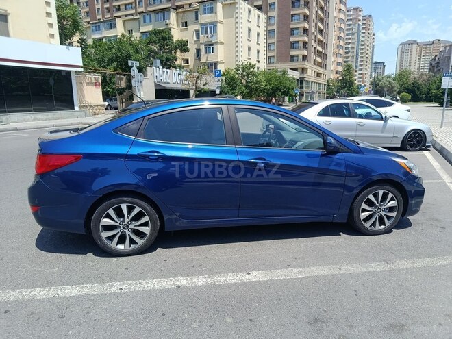 Hyundai Accent-11