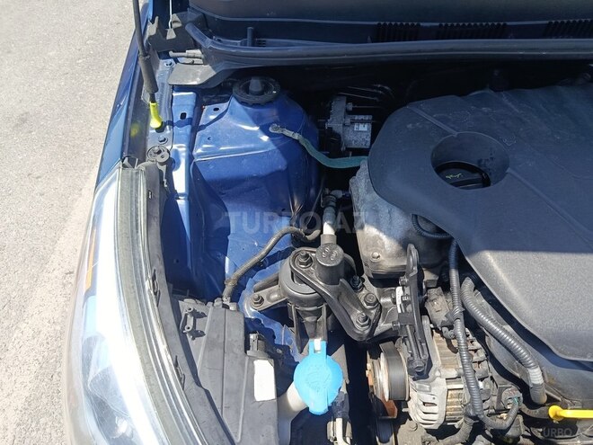 Hyundai Accent-16