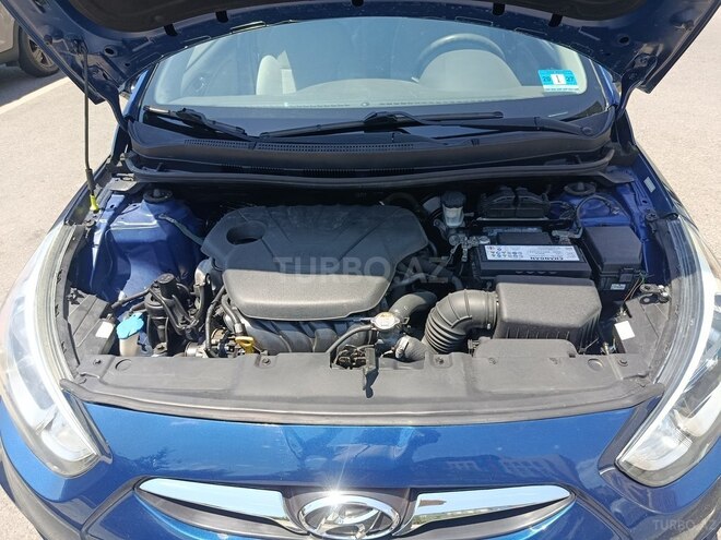 Hyundai Accent-14