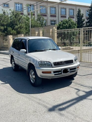 Toyota RAV4-3